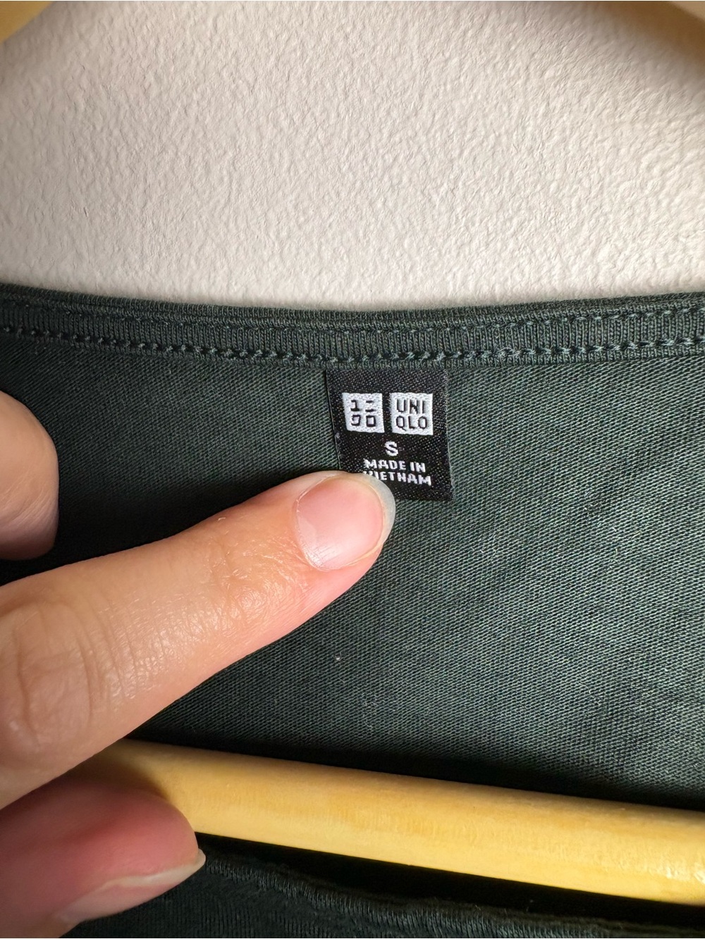 Uniqlo Forest Green Crewneck 100% Cotton Tee - Picture 3 of 5